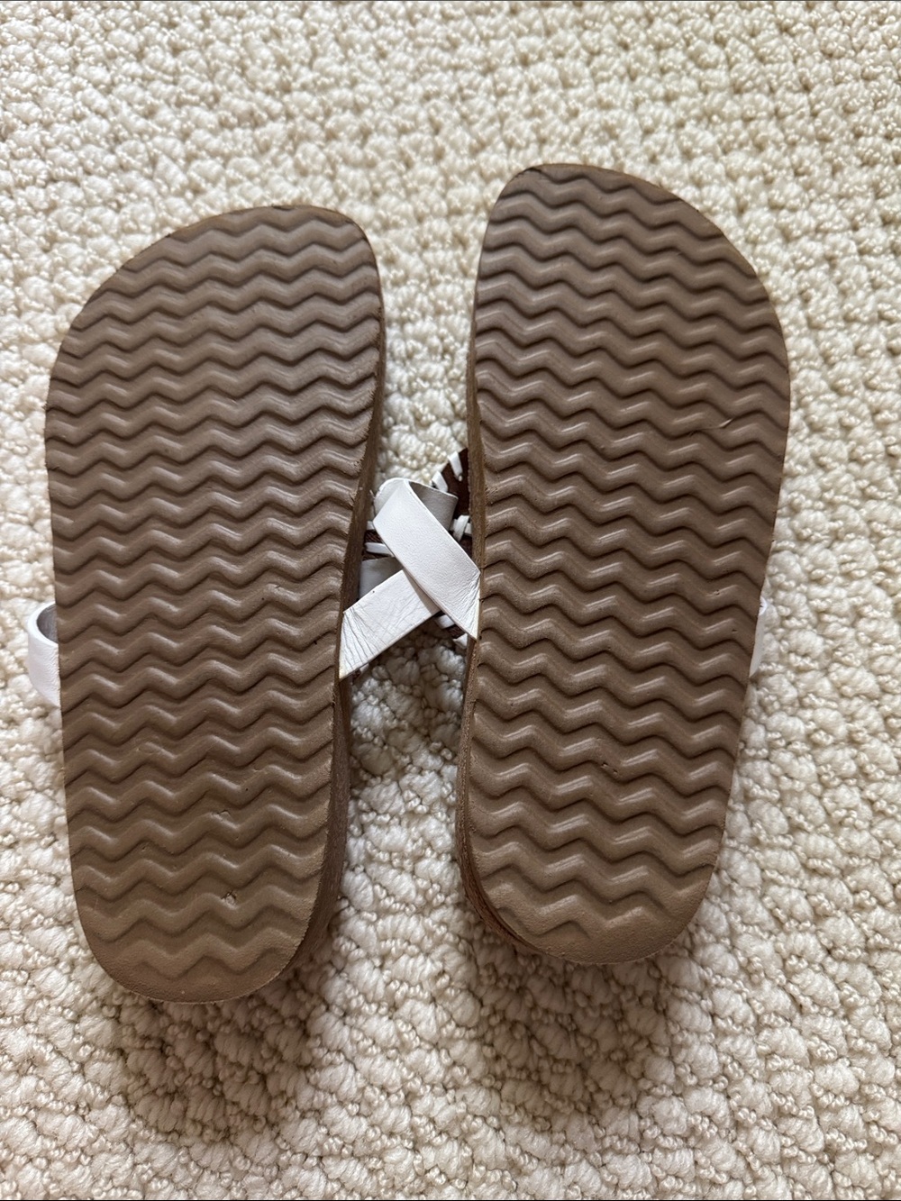 Jack Rogers White Leather Circle Medallion Toe-Post Sandals - Picture 3 of 3